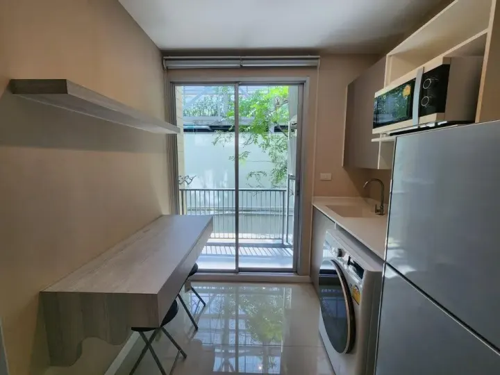 Property photos for Metro Luxe Rama 4
