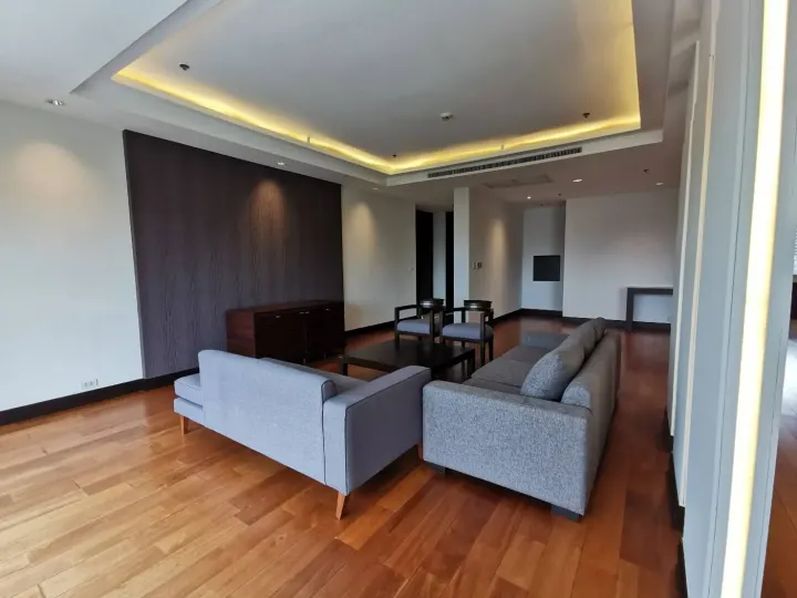 Property photos for Royal Residence Park