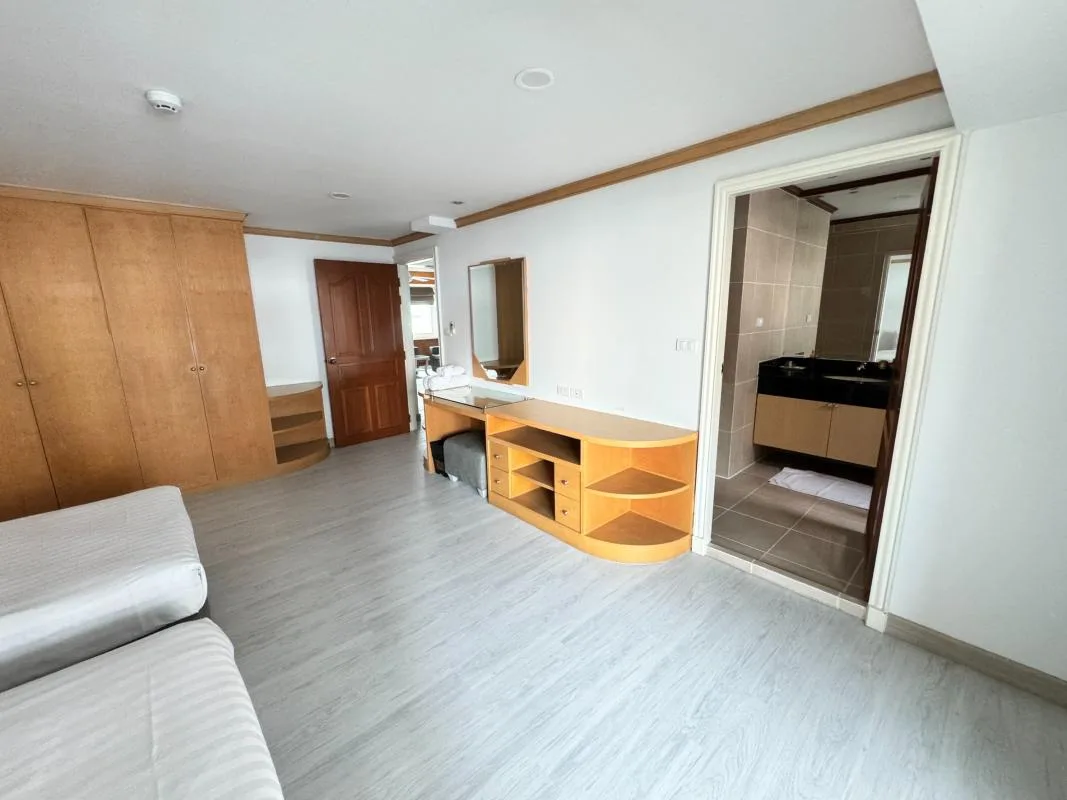Property photos for Chaidee Mansion