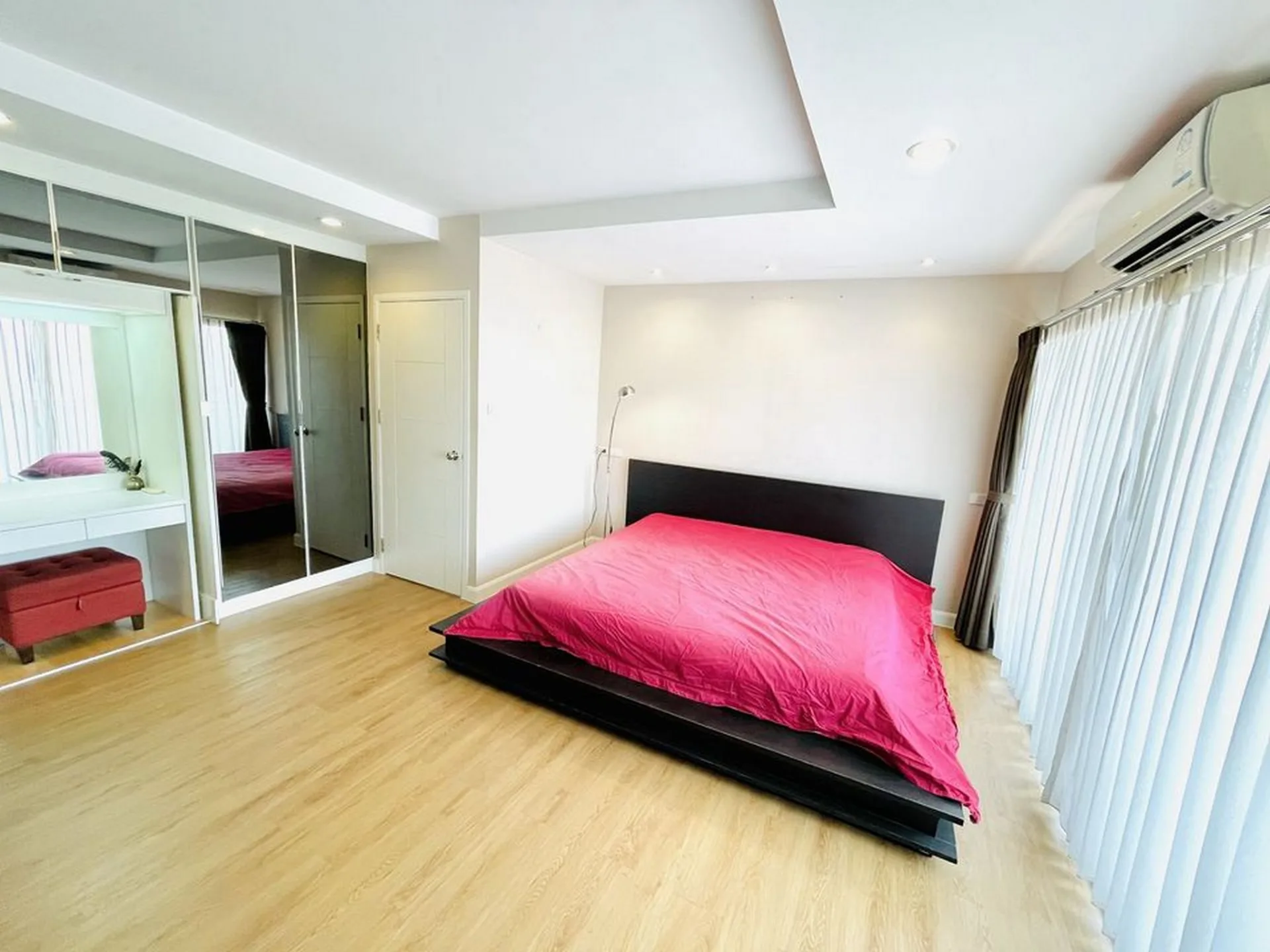 Property photos for Phasuk Place