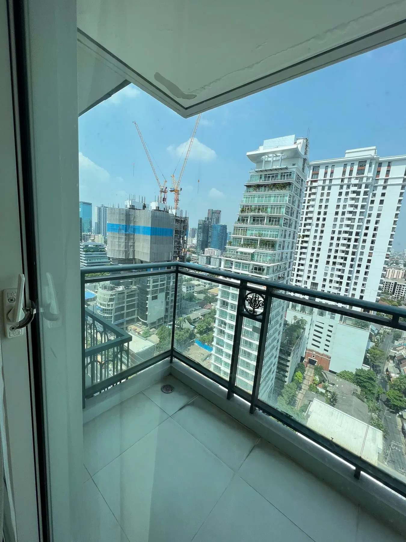 Property photos for Ivy Thonglor