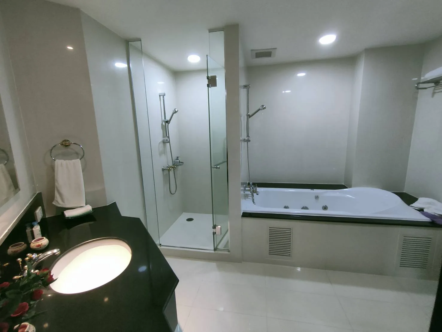 Property photos for Empire Sawasdee