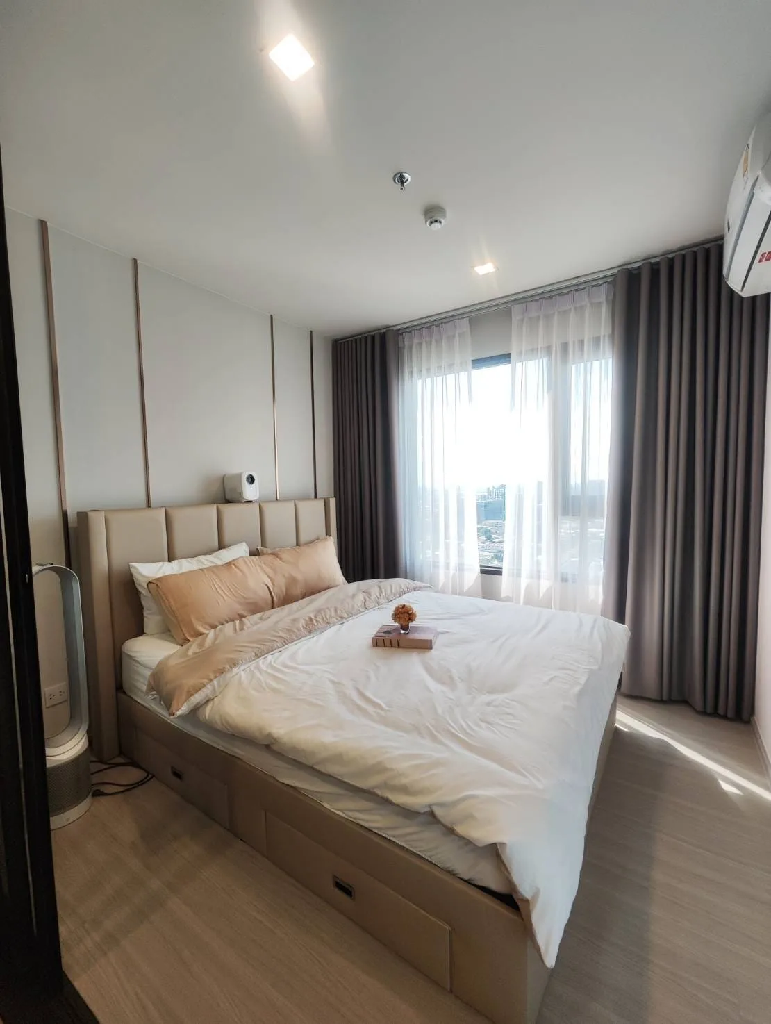 Property photos for Life Sathorn Sierra