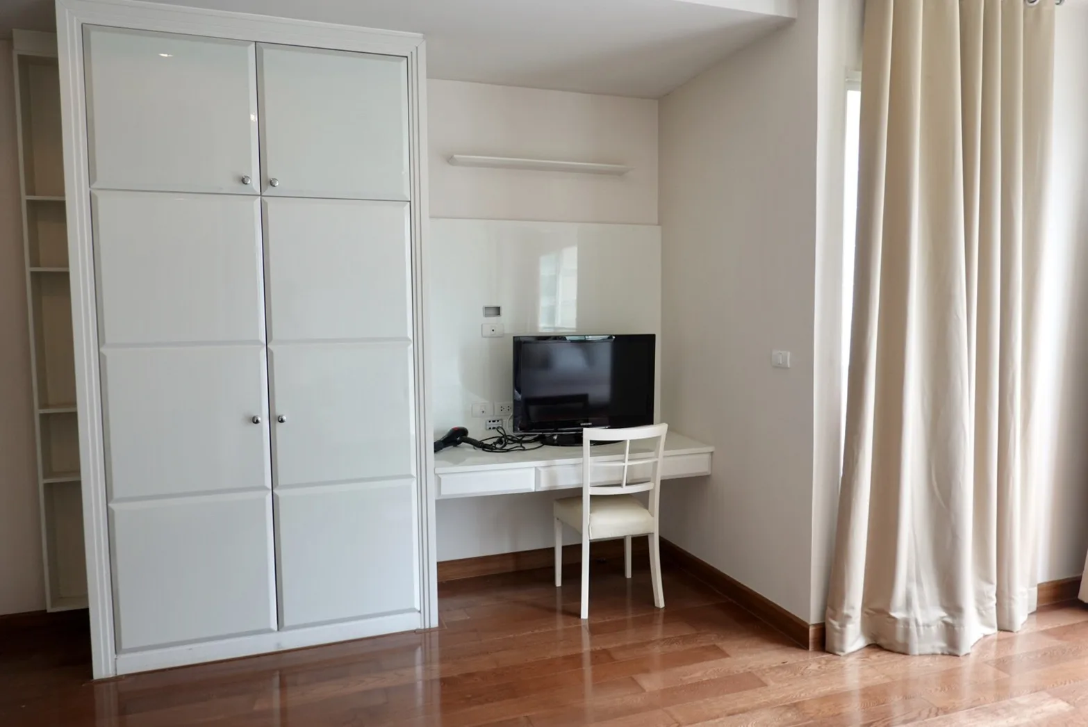 Property photos for The Address Chidlom