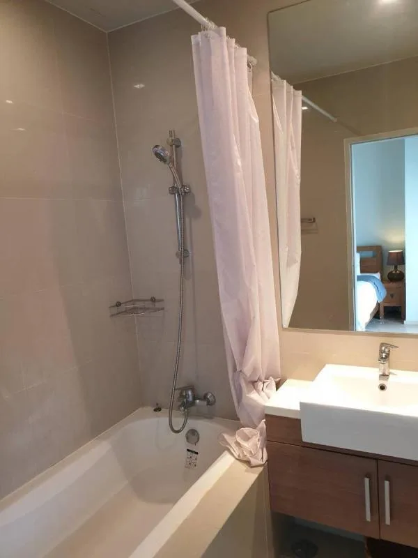 Property photos for Noble Refine