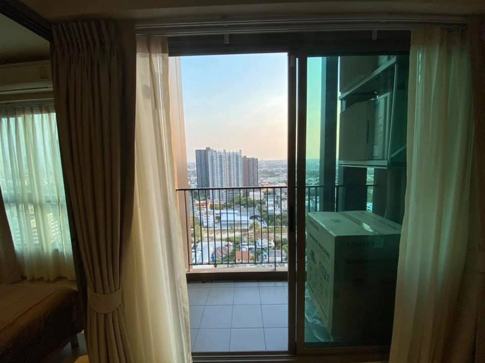 Property photos for Whizdom Station Ratchada - Thapra