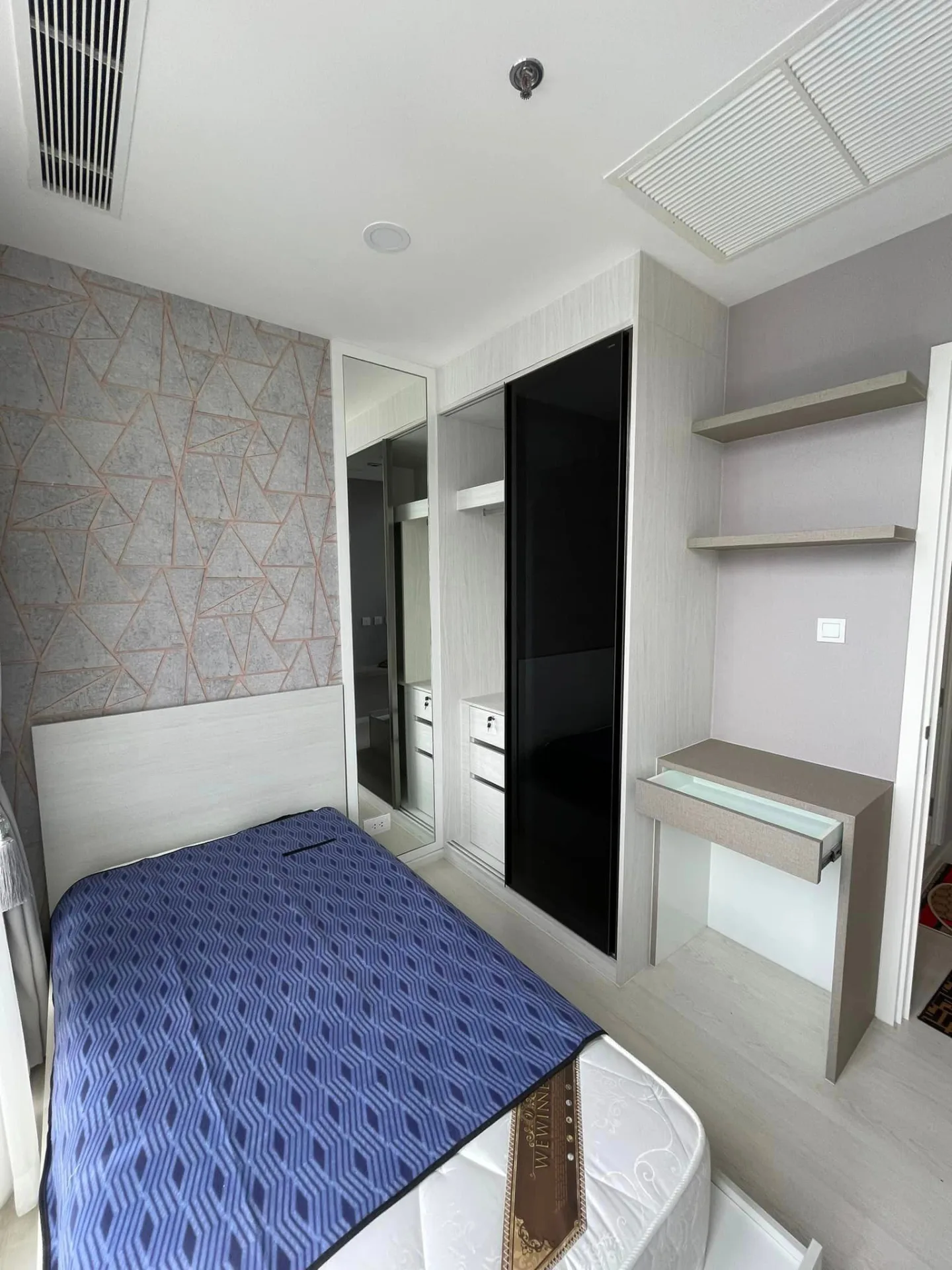 Property photos for Mazarine Ratchayothin