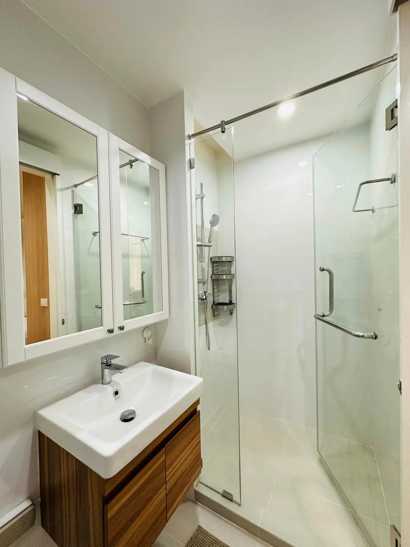 Property photos for 6th Avenue Sukhumvit 15