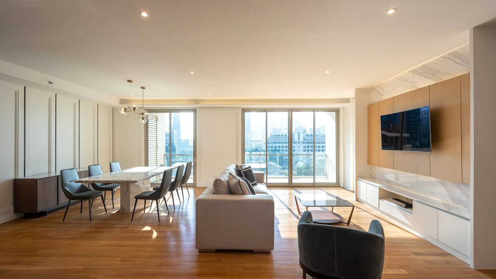 Property photos for The Legend Saladaeng
