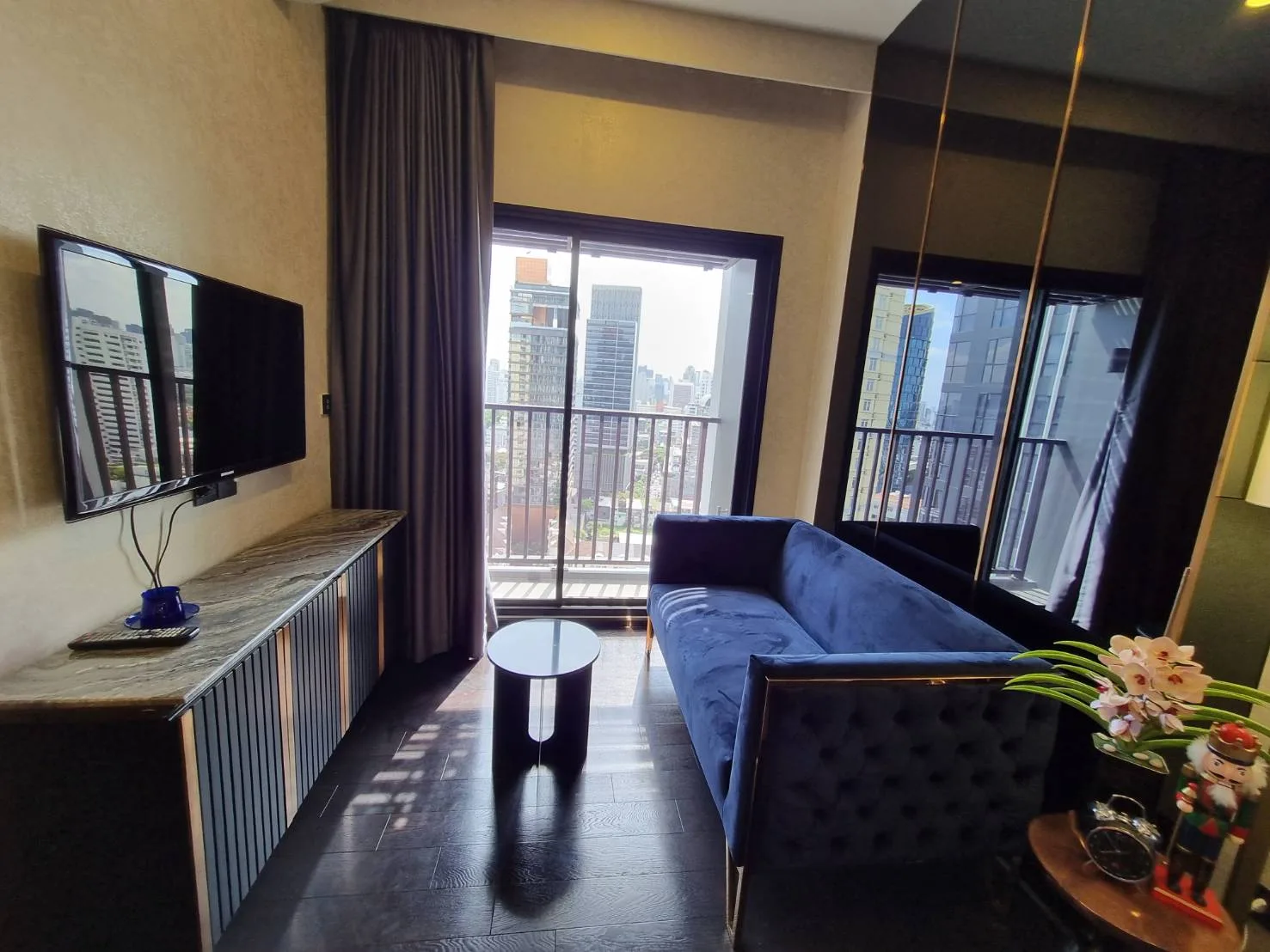 Property photos for Park Origin Thonglor