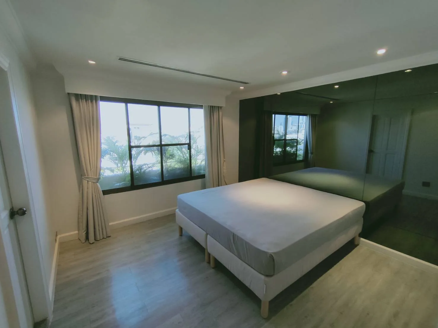Property photos for Supreme Place