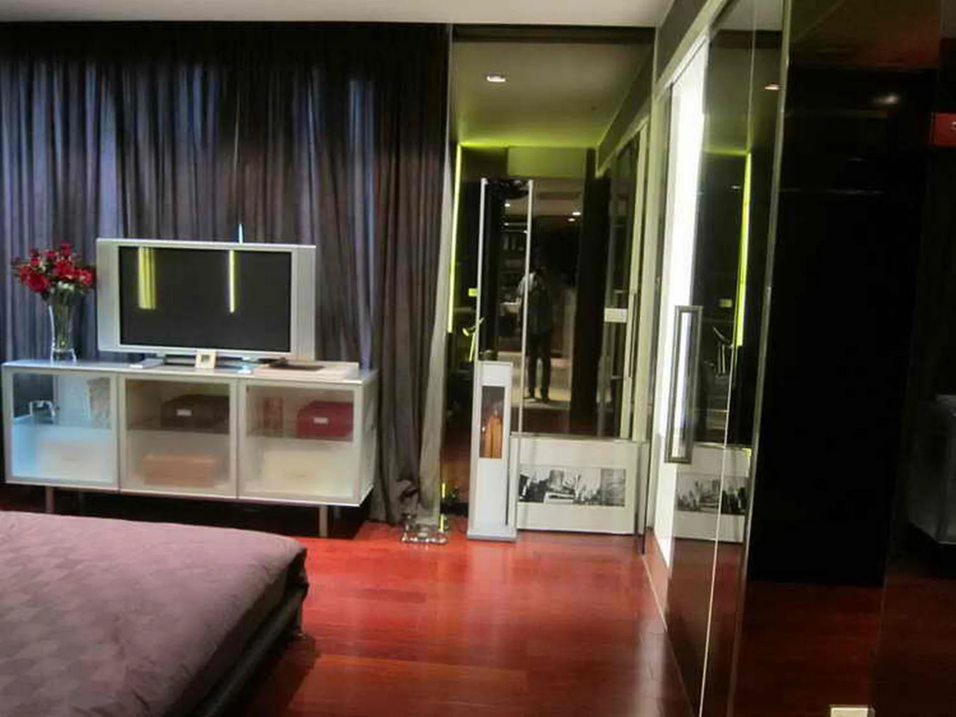 Property photos for MANHATTAN CHIDLOM
