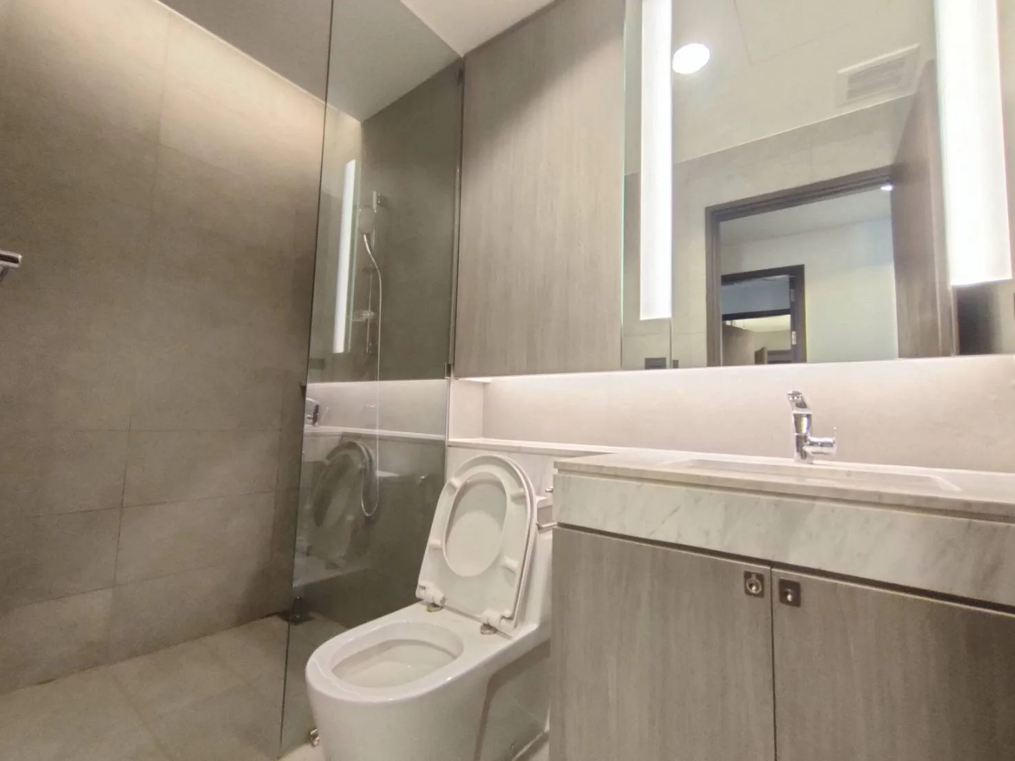 Property photos for Piya Residence 28 -30