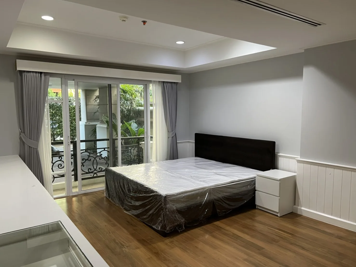 Property photos for La Vie En Rose Place