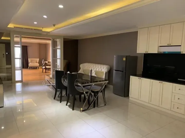 Property photos for State Tower