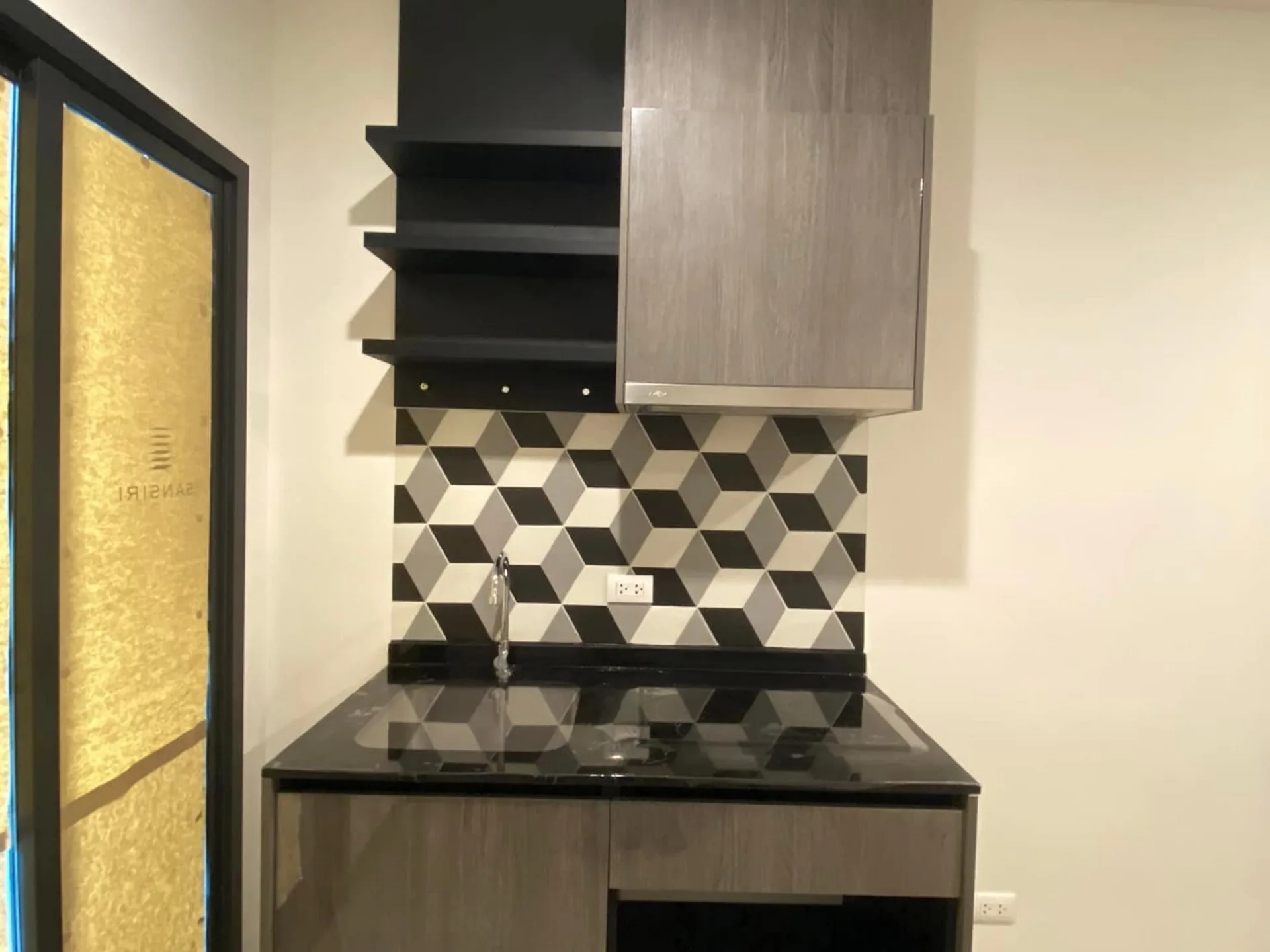 Property photos for The Base Phetchaburi-thonglor