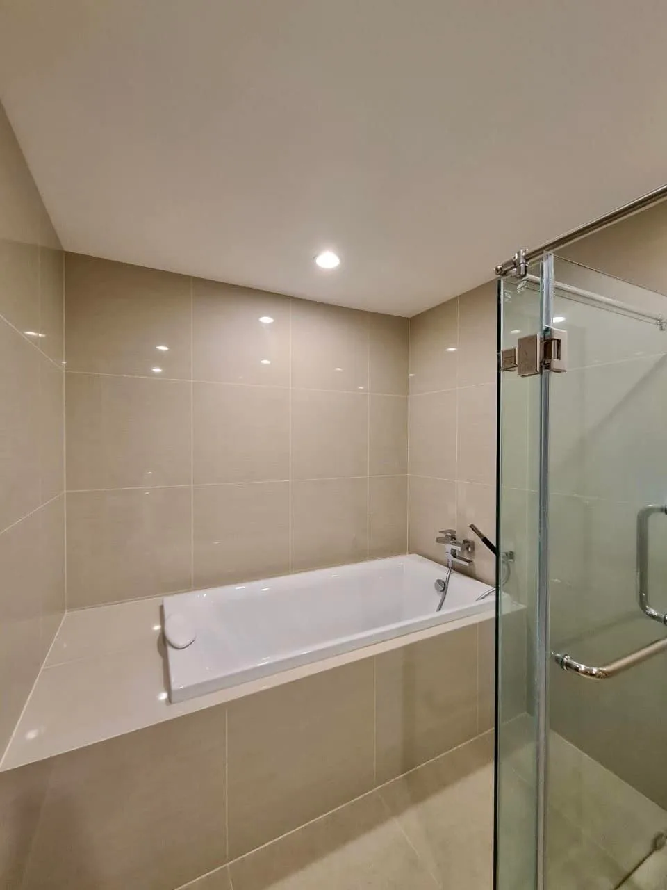 Property photos for IDEO Mobi Sukhumvit 66
