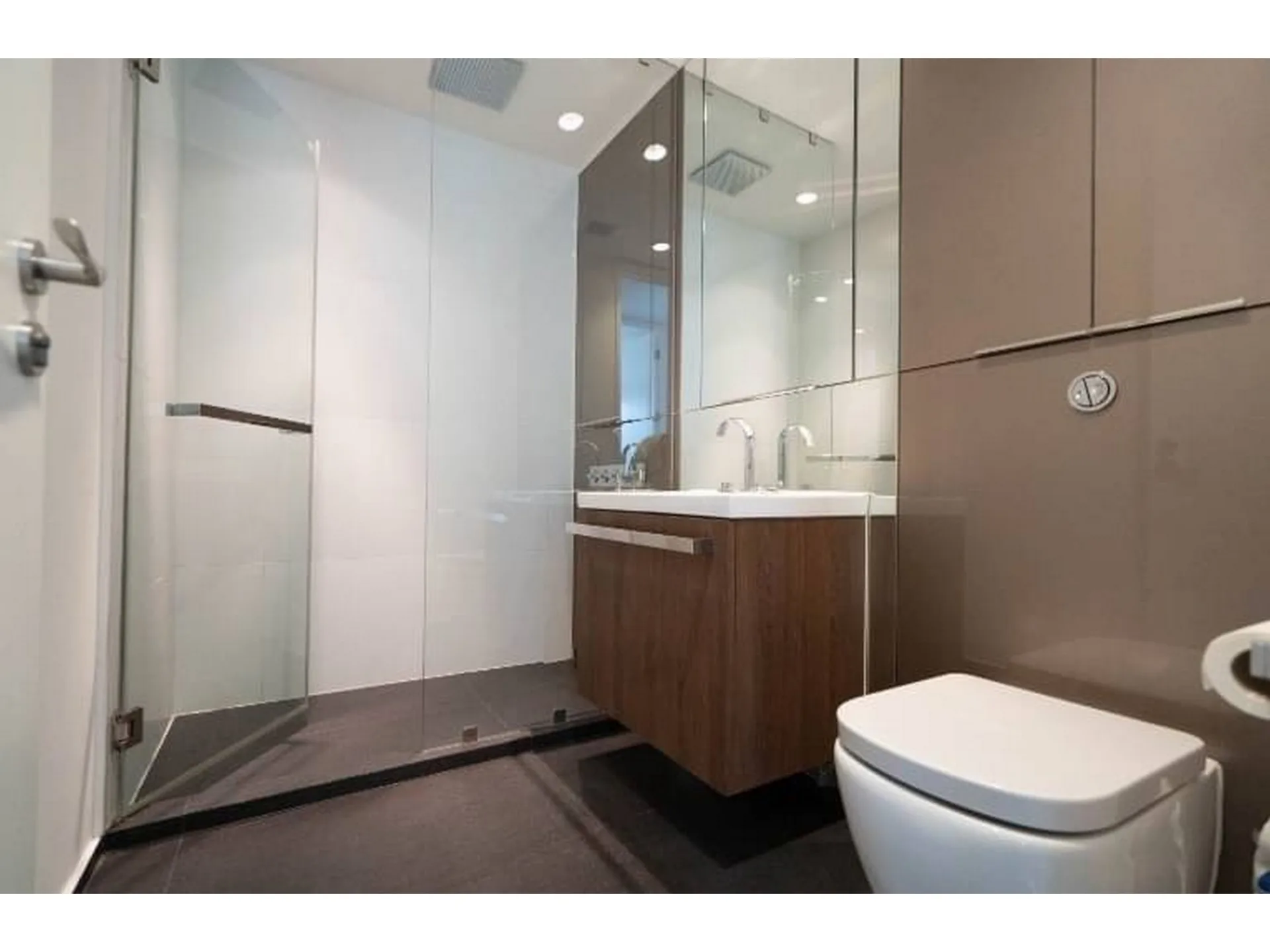 Property photos for 185 Rajadamri
