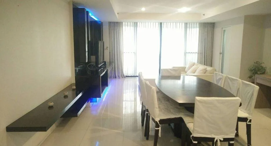 Property photos for Las Colinas
