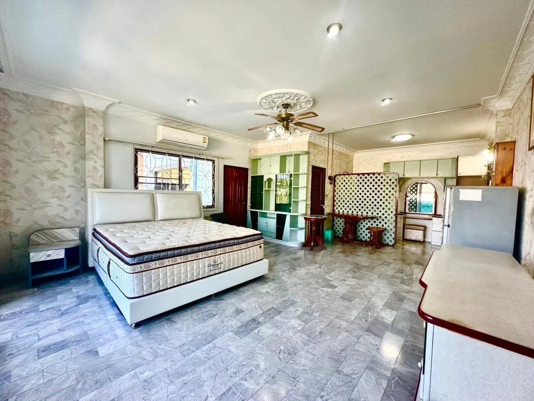 Property photos for Single House 4/109