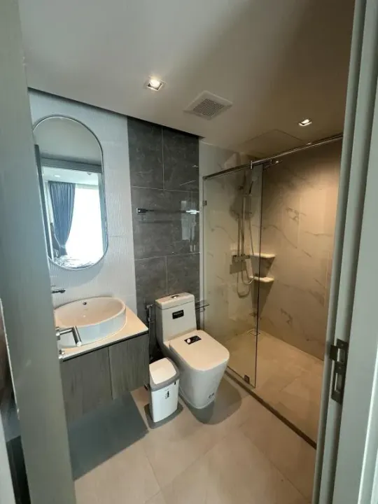 Property photos for Lloyd Soonvijai-thonglor