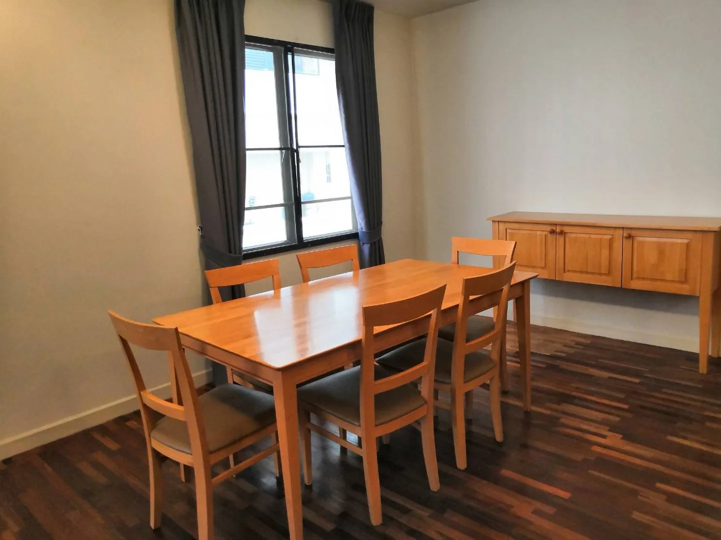 Property photos for Lily House