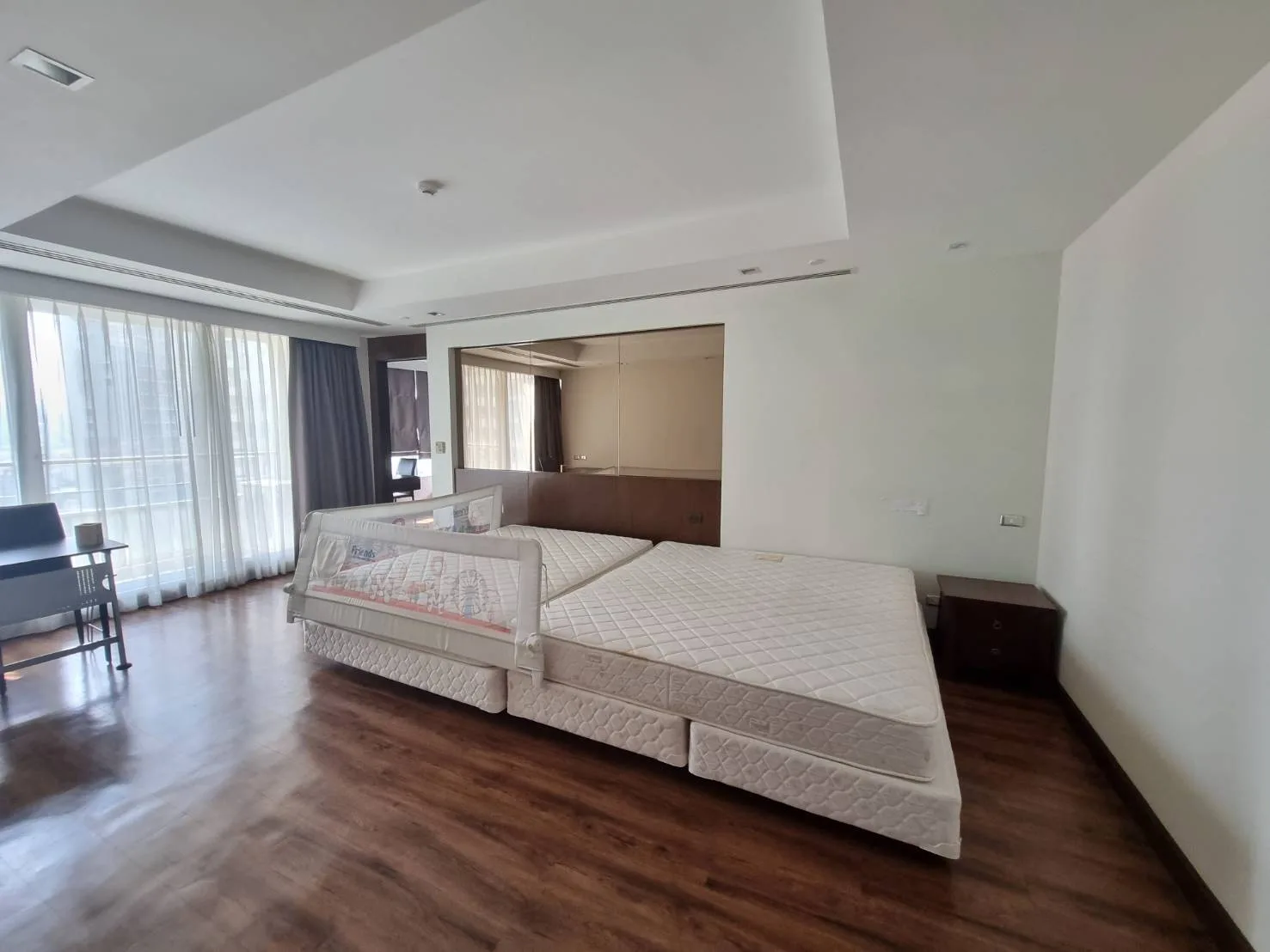 Property photos for Ideal 24