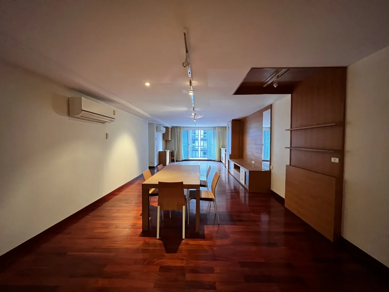 Property photos for Urbana Sukhumvit 15
