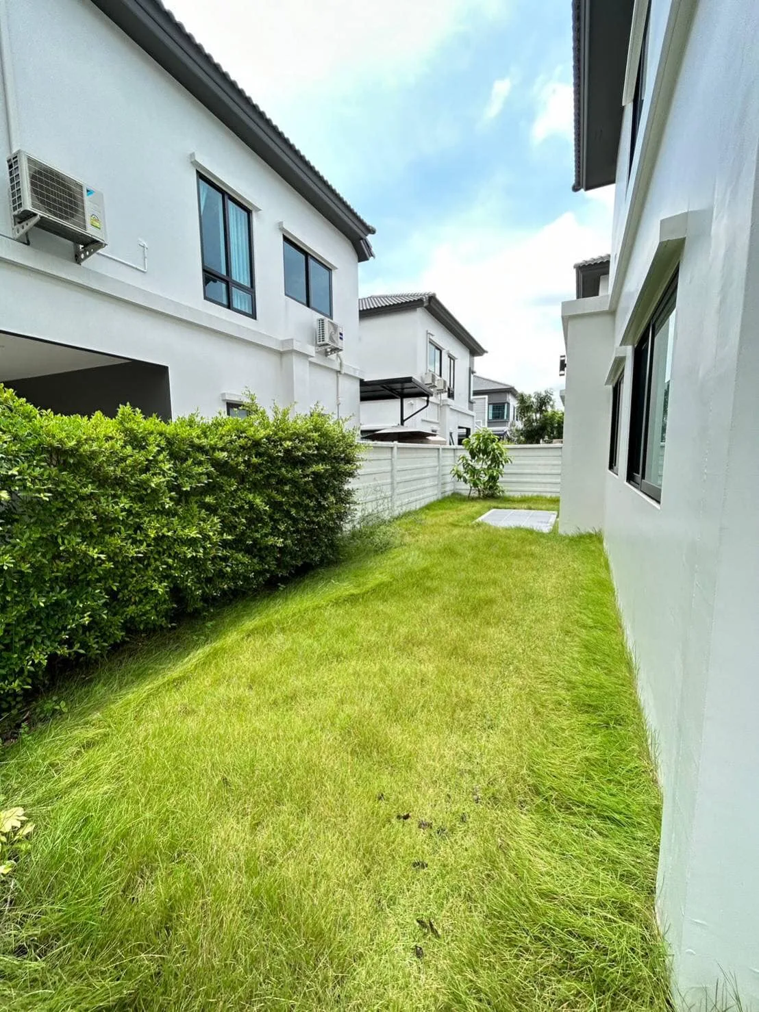 Property photos for Grand Britania Wongwaen Ramindra