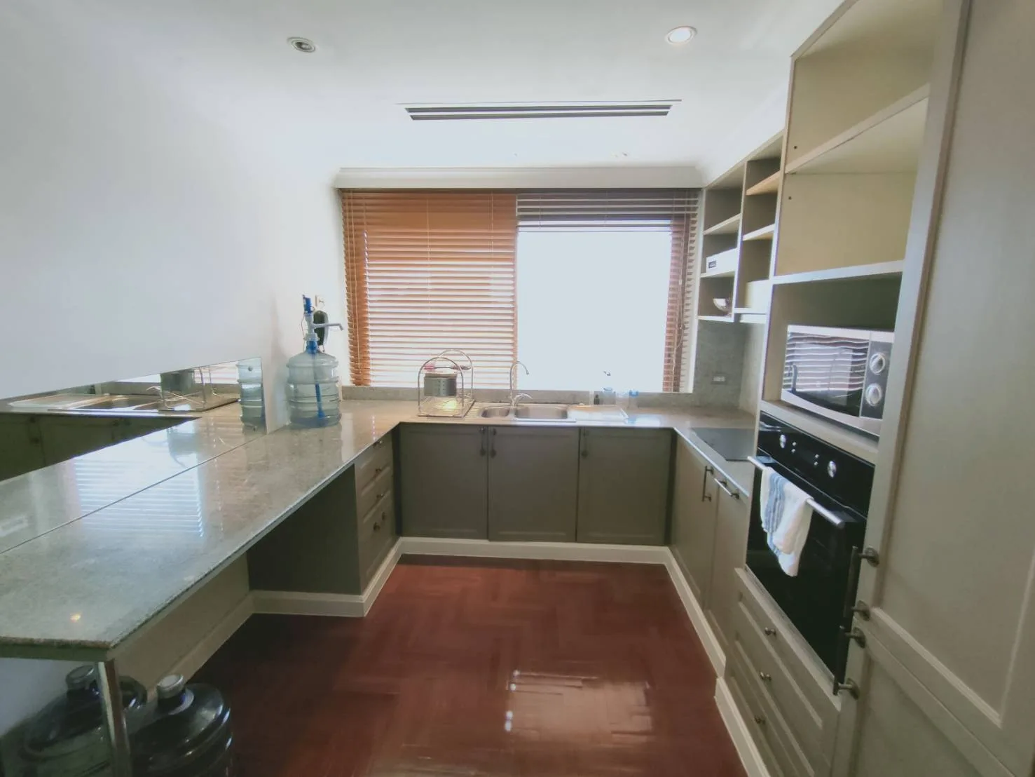 Property photos for Supreme Place