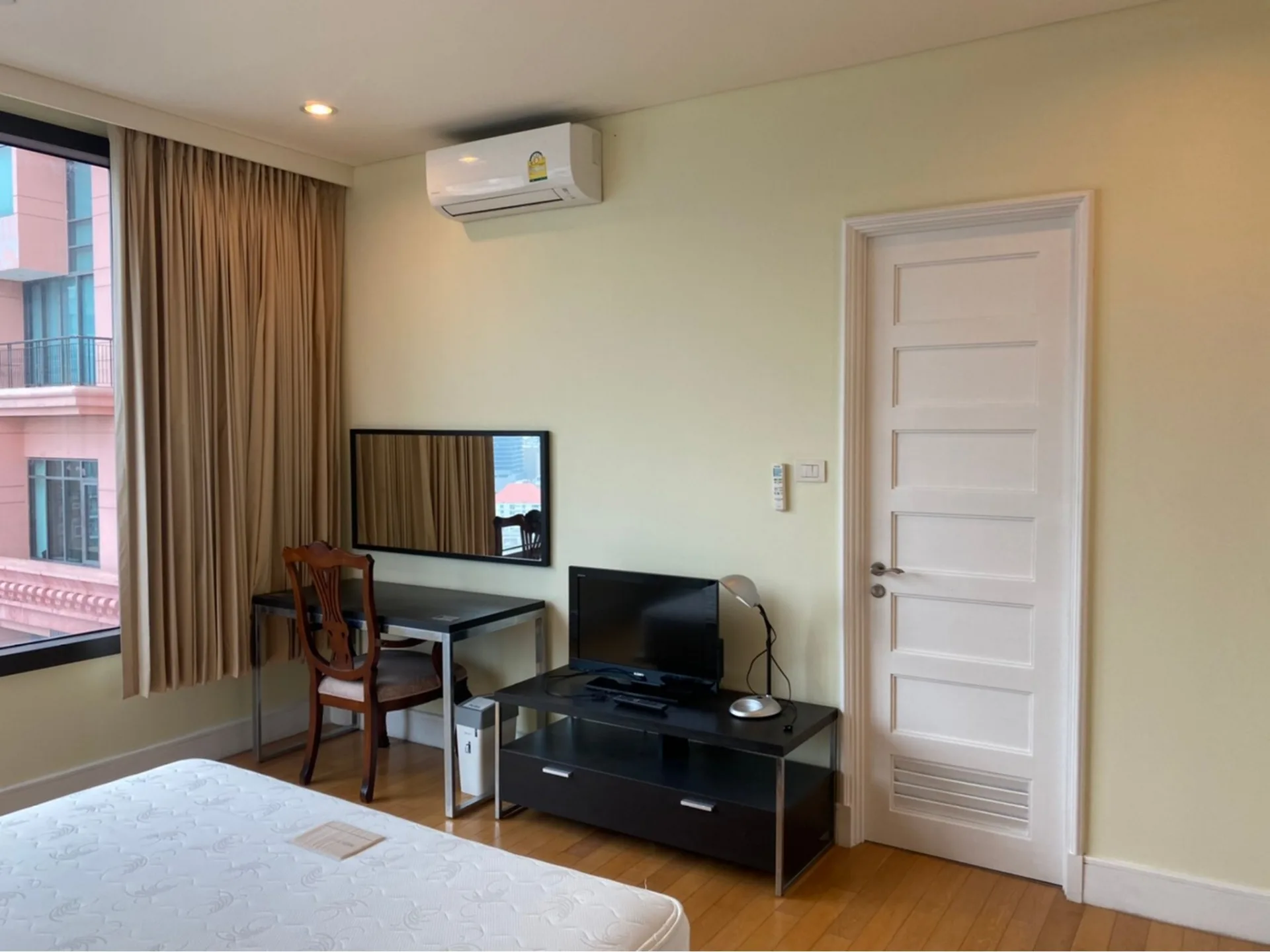 Property photos for Aguston Sukhumvit 22