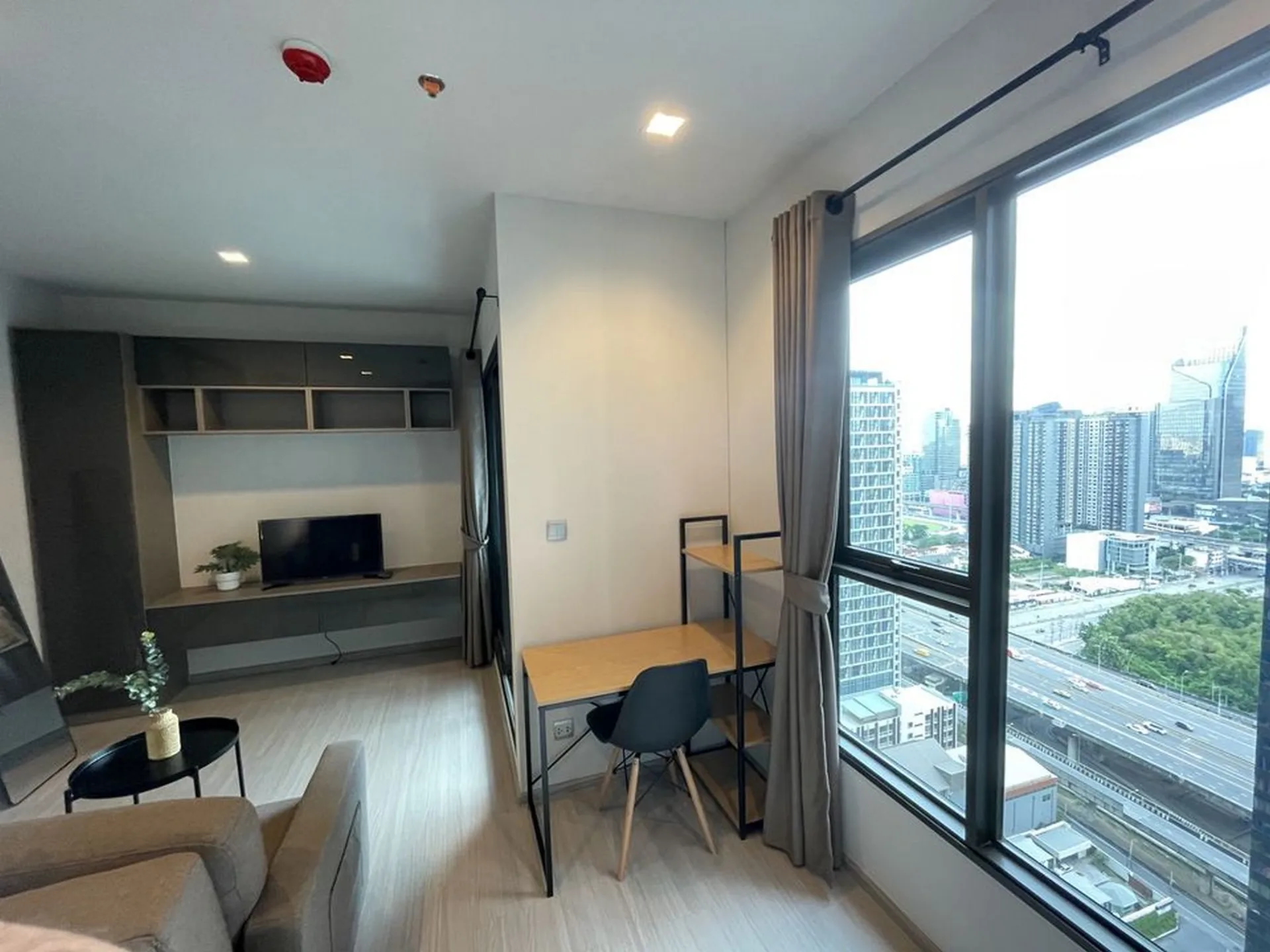 Property photos for LIFE Asoke - Rama 9
