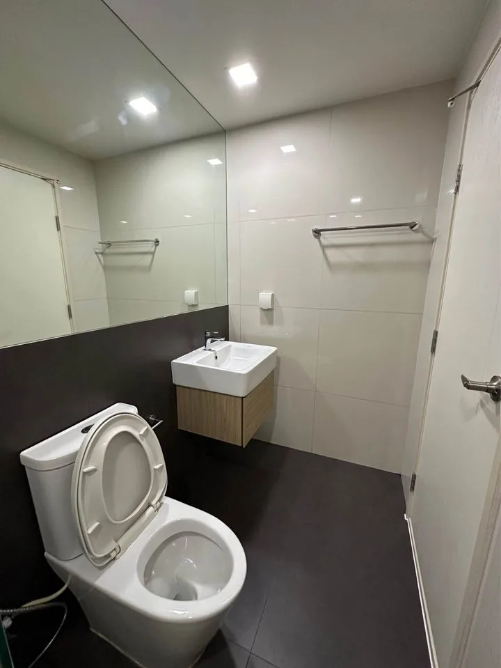 Property photos for Chambers On - nut Station