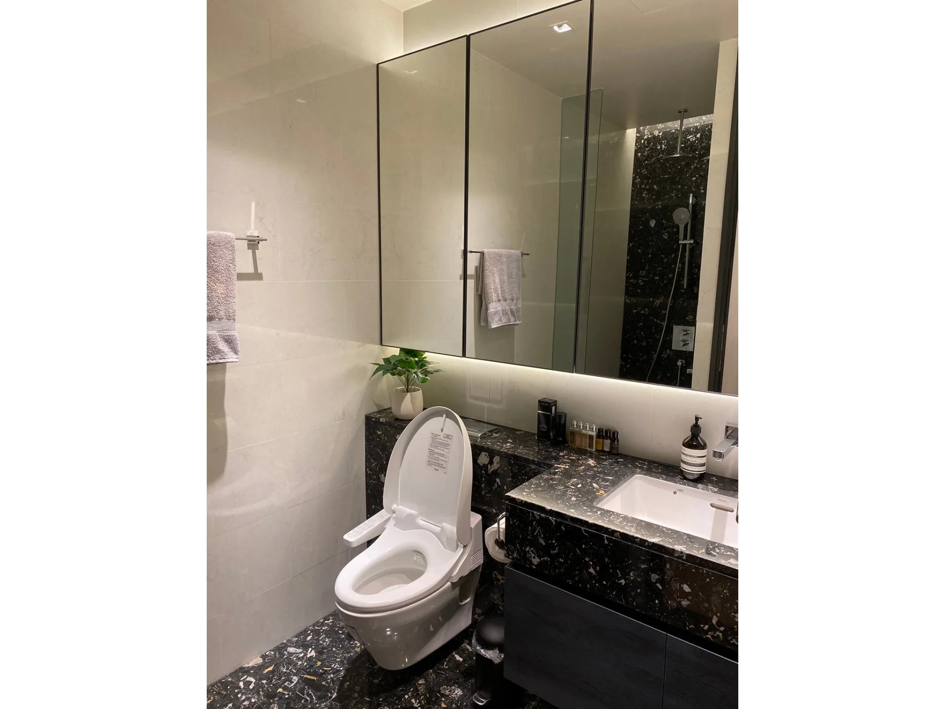 Property photos for BEATNIQ Sukhumvit 32