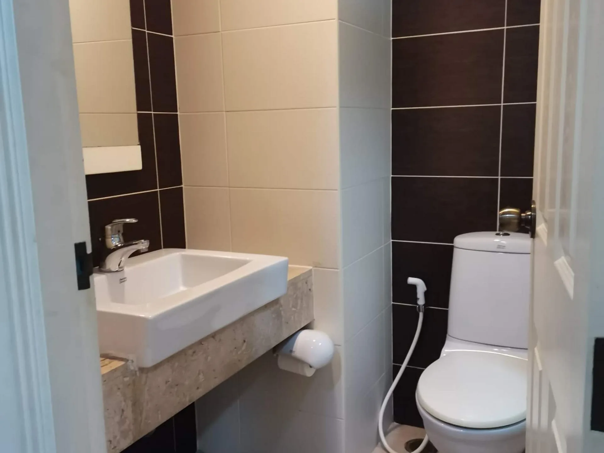 Property photos for Lumpini Suite Sukhumvit 41