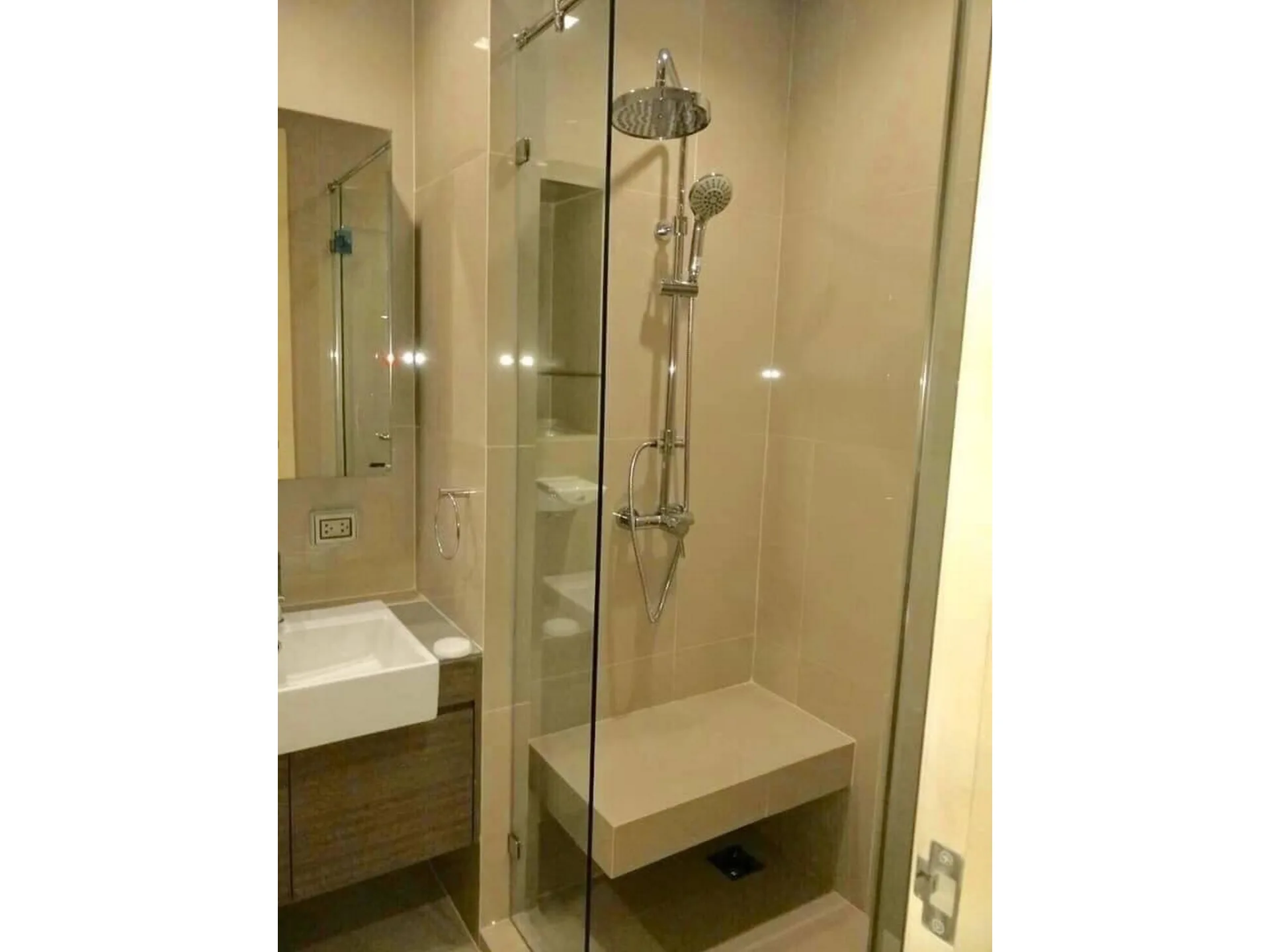 Property photos for Quinn Condo Ratchada