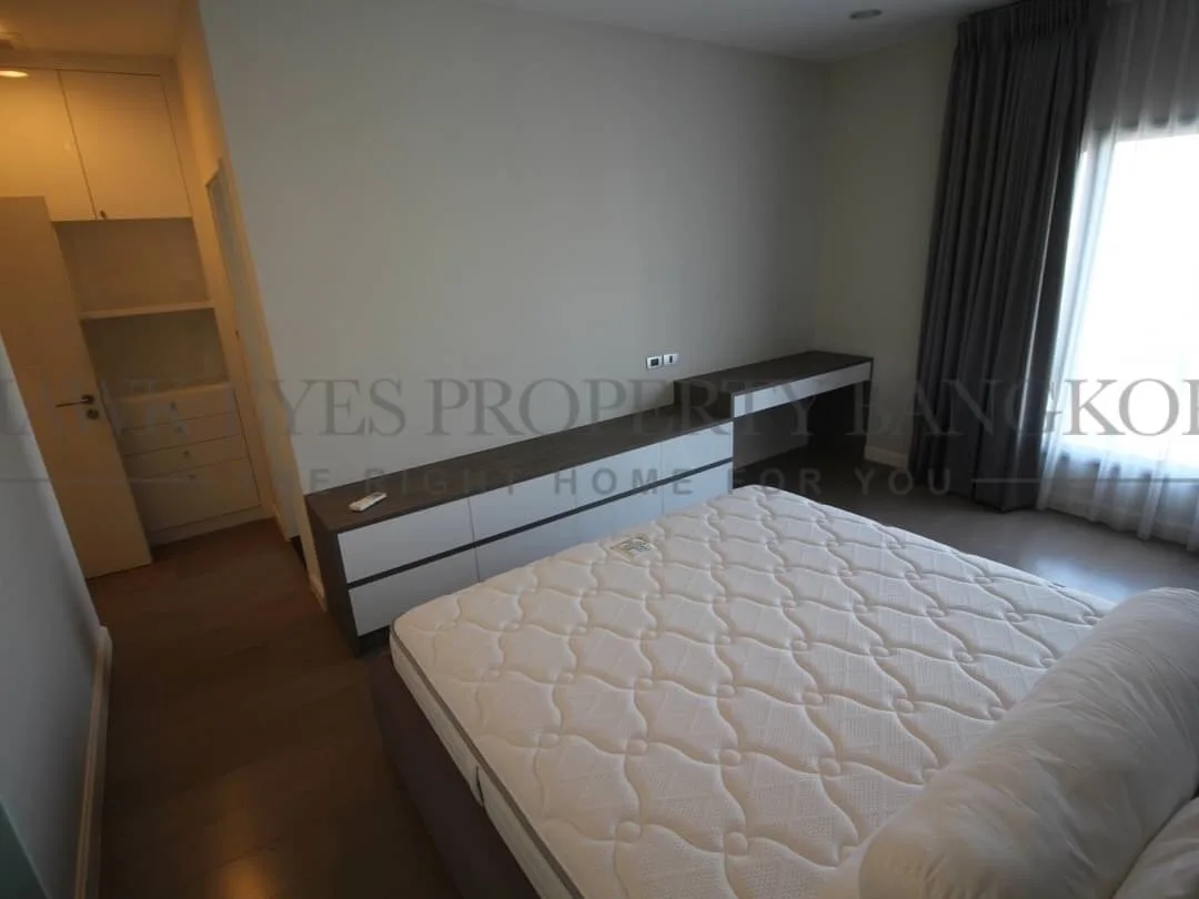 Property photos for The Crest Sukhumvit 34