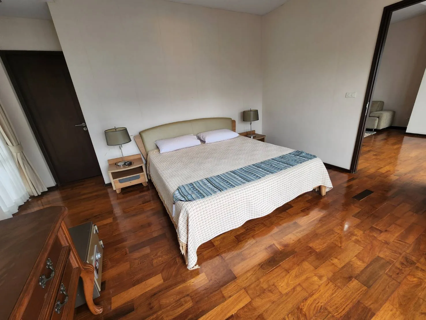 Property photos for Noble Ora