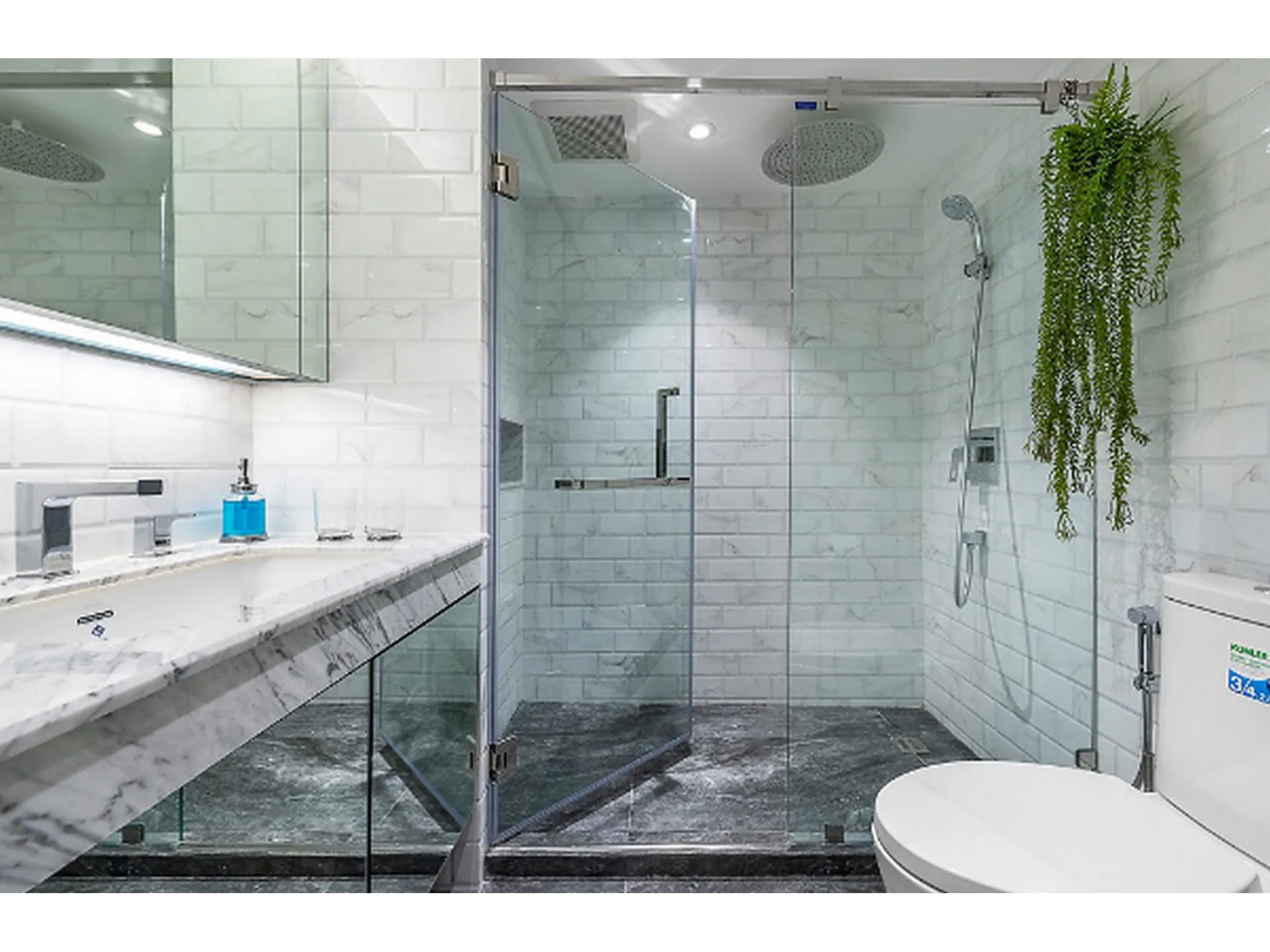 Property photos for State Tower