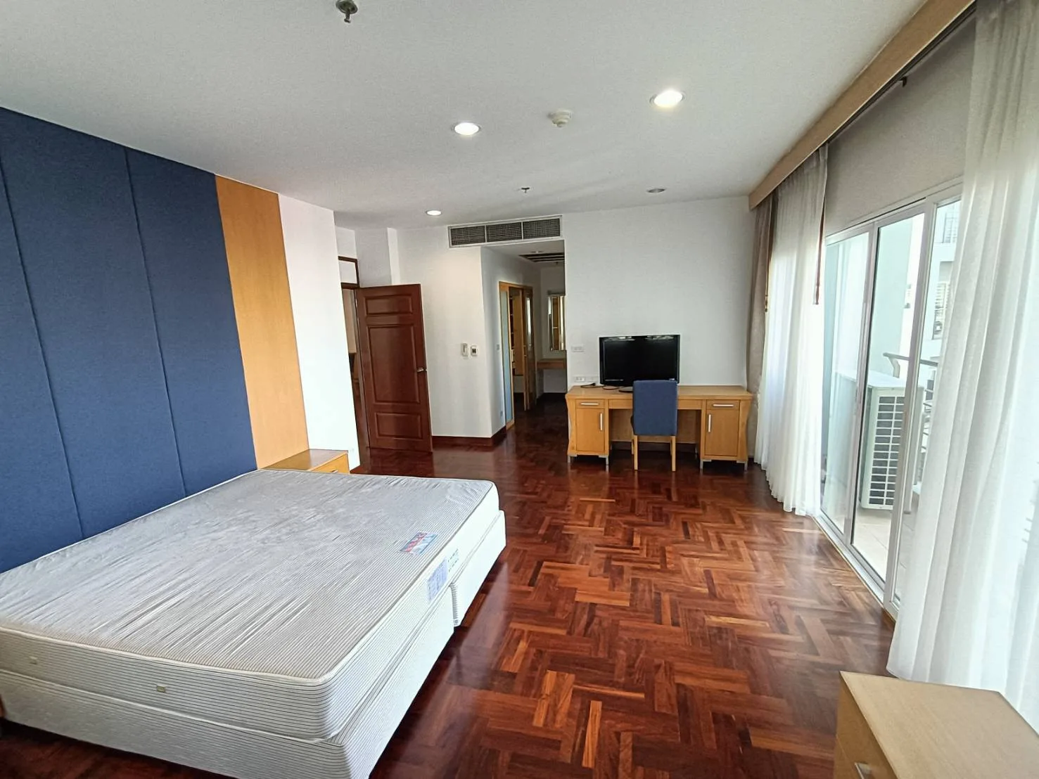 Property photos for The Grand Sethiwan Sukhumvit 24
