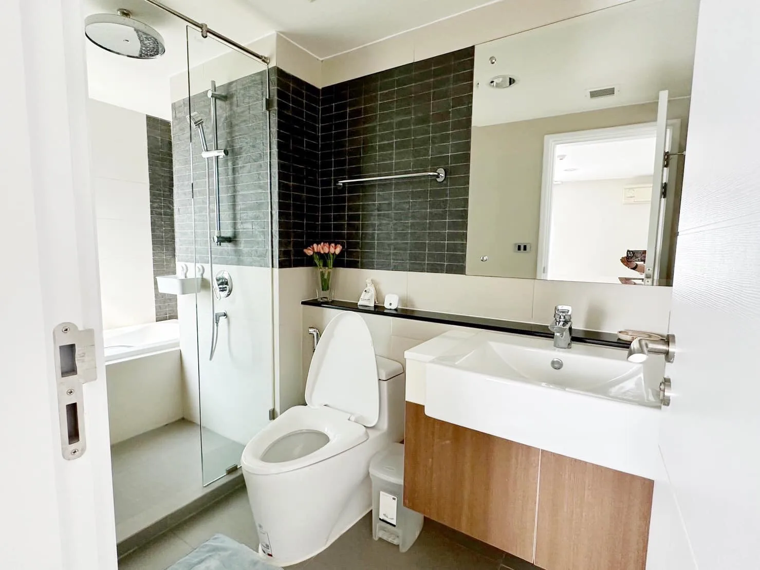 Property photos for The Crest Sukhumvit 49