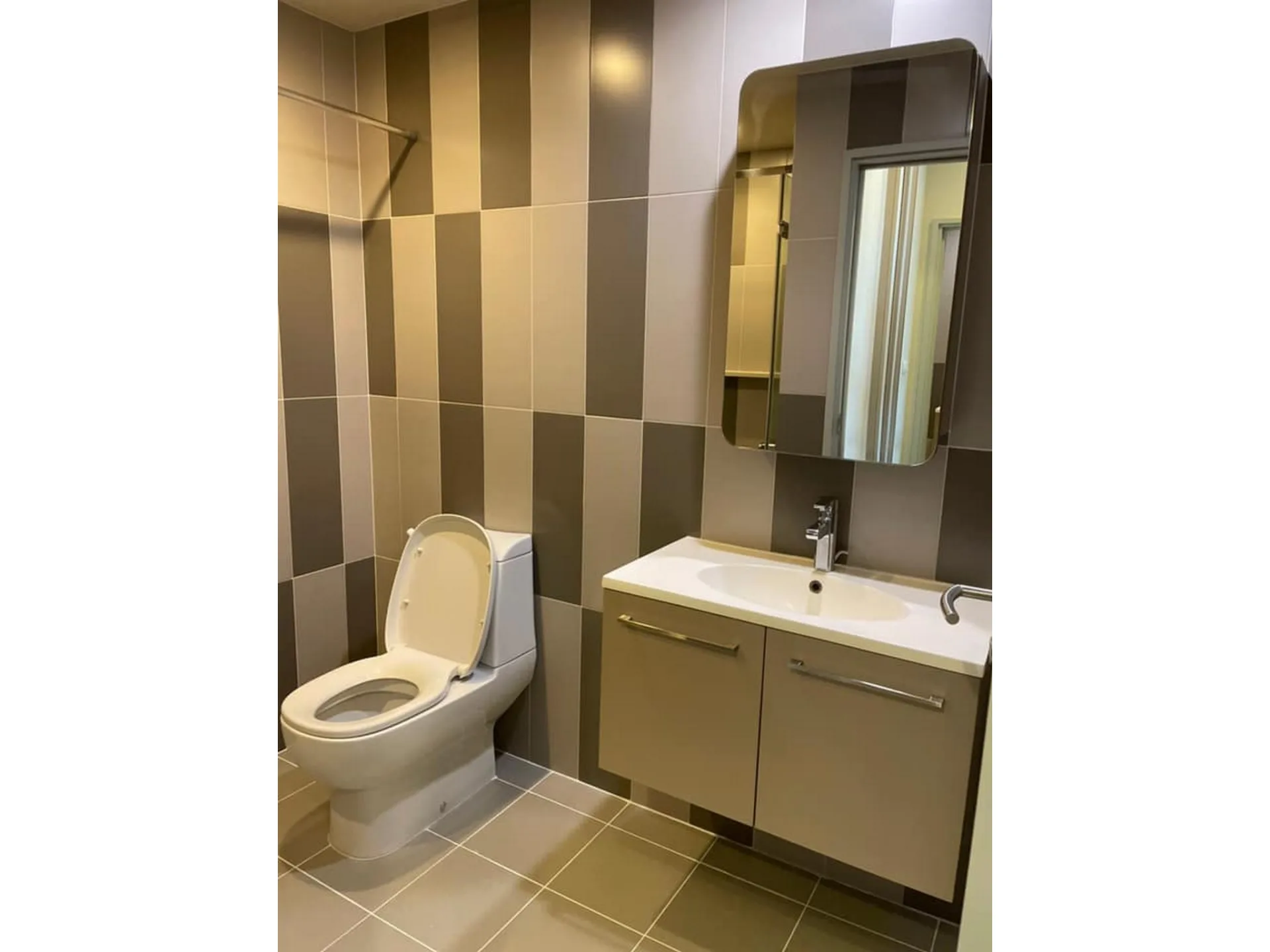 Property photos for Onyx Phaholyothin