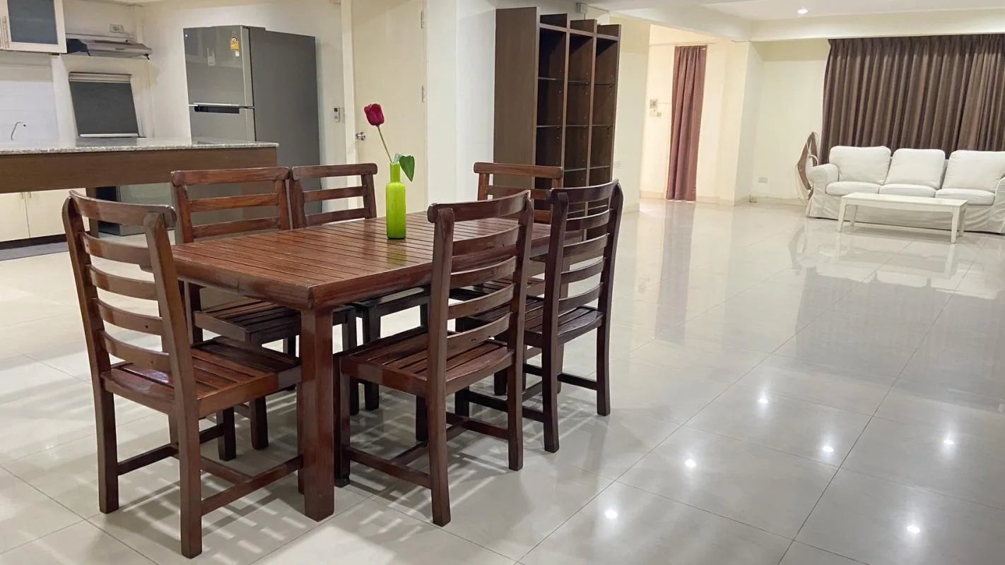 Property photos for Single House Suk. 63