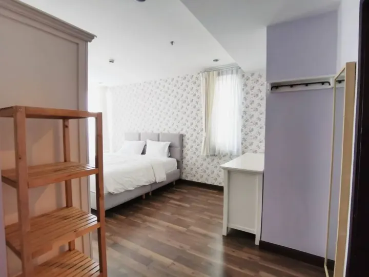 Property photos for The Rajdamri