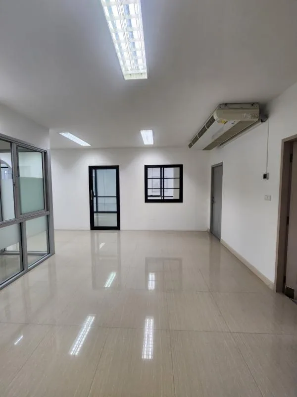 Property photos for Mahatun Rama 3