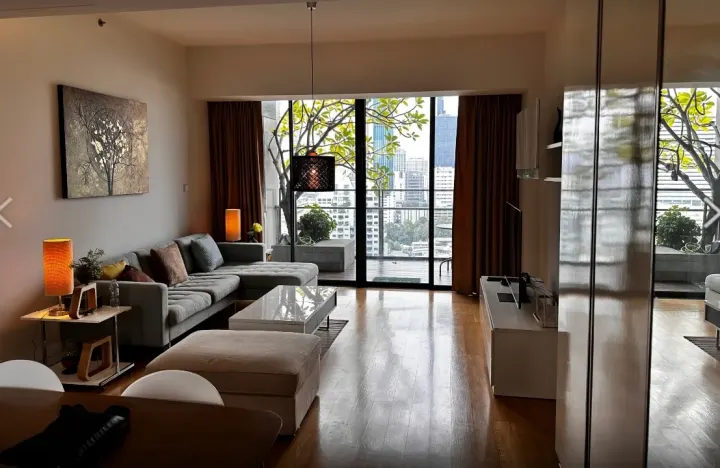 Property photos for The Met