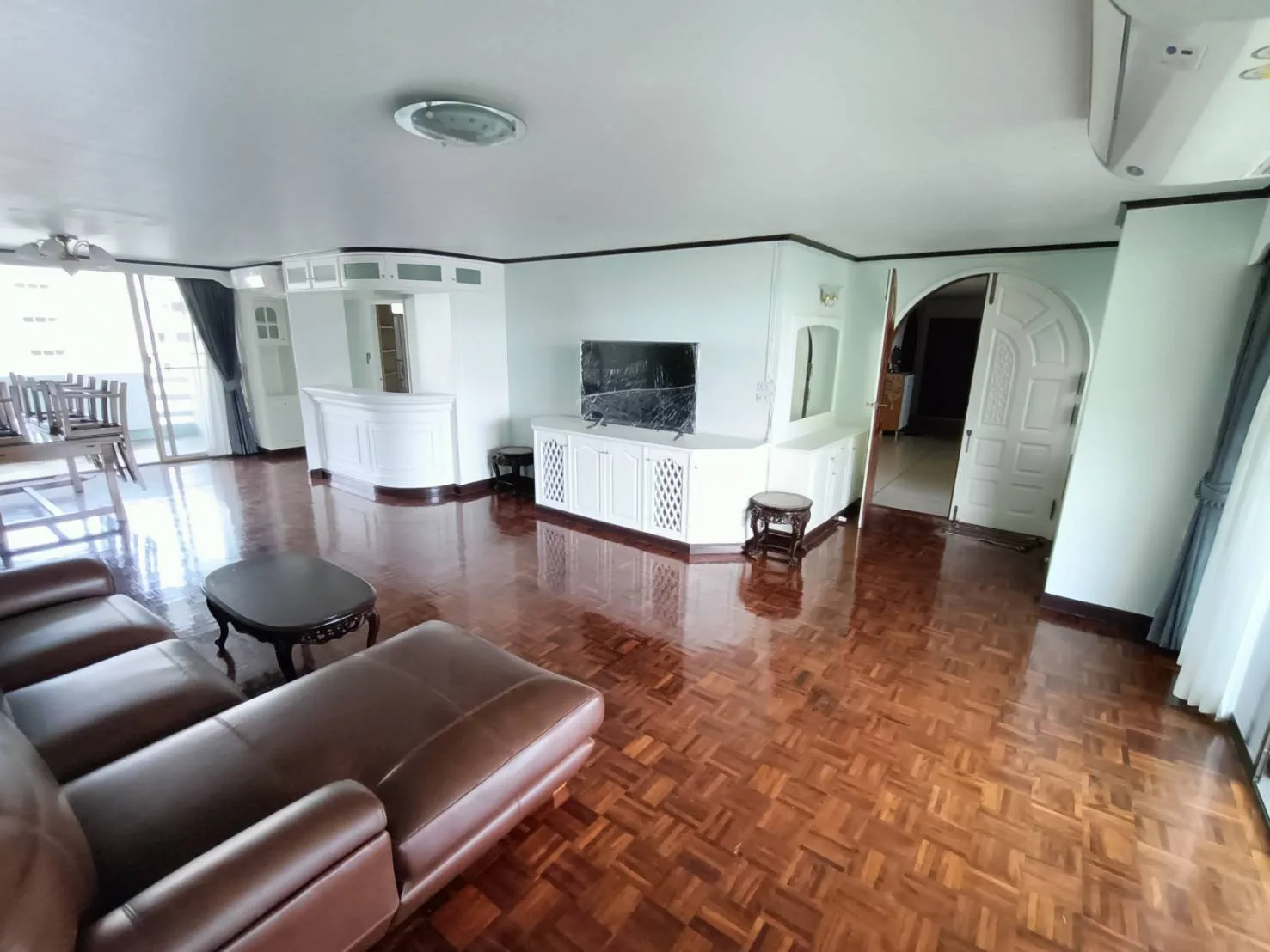 Property photos for Tongtip Mansion