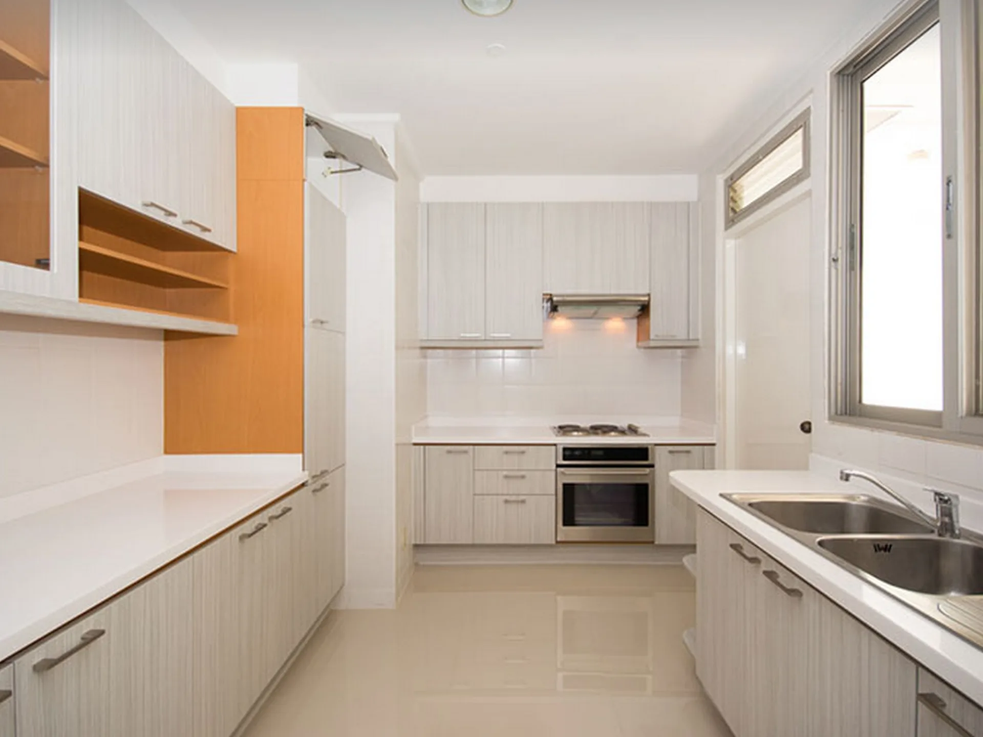 Property photos for Krungthep Thani Tower