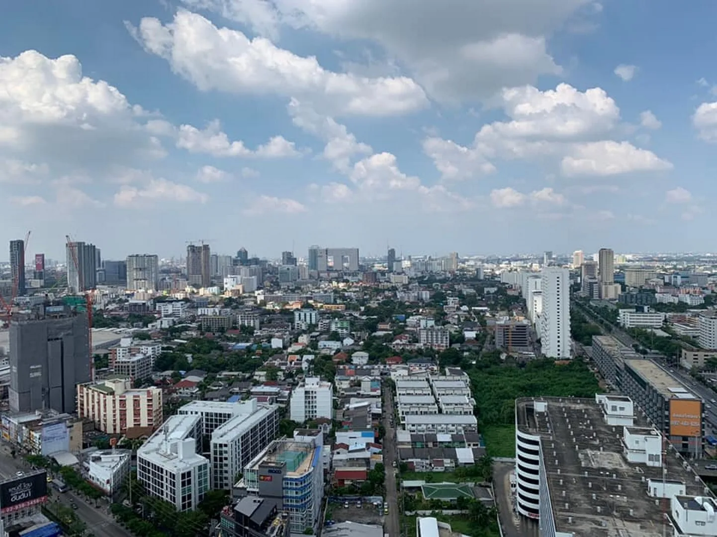 Property photos for Whizdom Avenue Ratchada - Ladprao