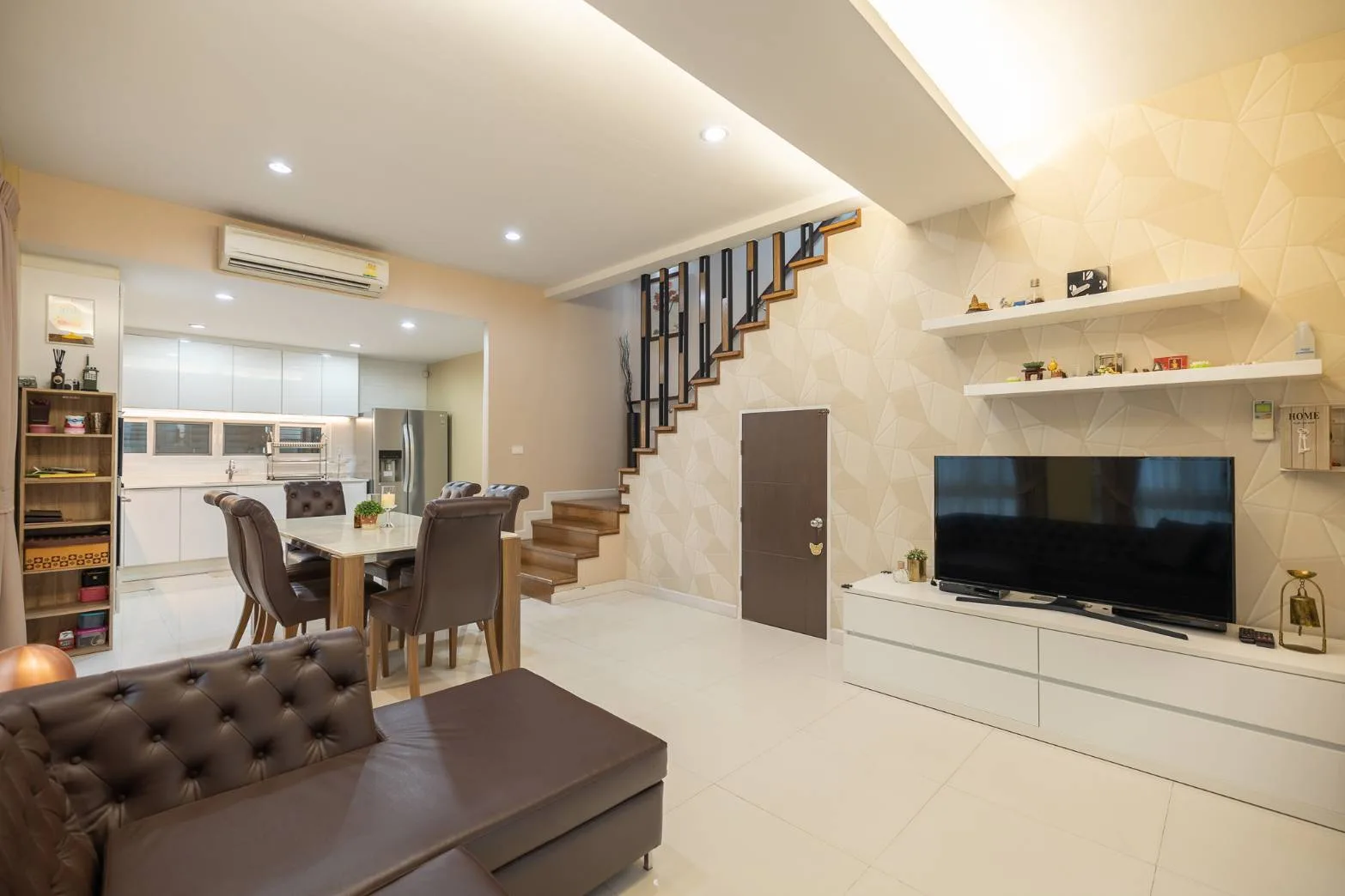 Property photos for Bless Town Sukhumvit 50